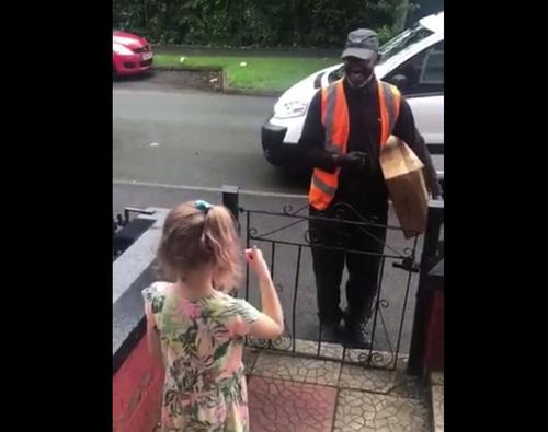 Delivery Sign Language Heartwarming Moment Of Little Girl Greeting Deaf Delivery Driver With ...