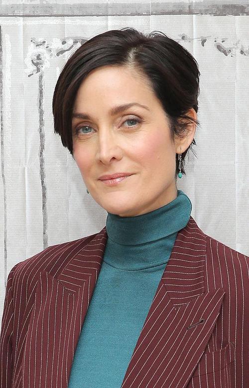 carrie anne moss age