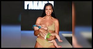 Modelo amamentando entra na passarela do desfile da Sports Illustrated