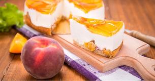 Super schnell, super saftig, super lecker: Pfirsichtorte für groß und klein