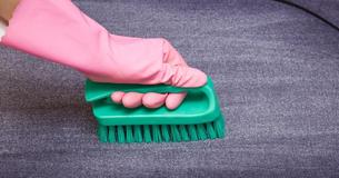 Matratze reinigen: Hausmittel und Tipps