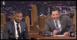 Jimmy ist sprachlos, als der Schauspieler eine berühmte Frau imitiert, und es beim ersten Mal perfekt ist