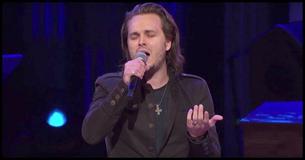 Jonathan Jackson's Interpretation von "Unchained Melody" wird Dein neuer Favorit werden 