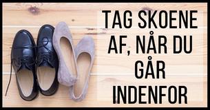 De klamme grunde til, at du aldrig bør have sko på indenfor