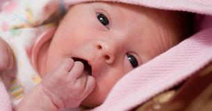Vader komt weken na baby's dood met een belangrijke waarschuwing die iedereen moet zien
