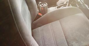 Autositze reinigen: So wird Dein Auto wieder frisch