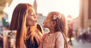 Die stärkste aller Bindungen haben Mütter und Töchter