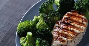 Was enthält mehr Proteine - Fleisch oder Veggie?