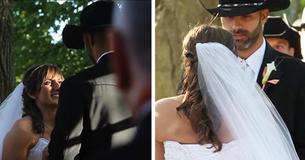 Die Braut trifft den Cowboy am Altar, aber jeder starrt erstaunt auf ihre Beine