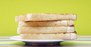 Essig und Toastbrot? Ein Küchentrick, den noch niemand kennt 