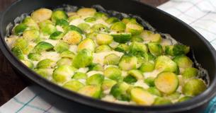 Rezept: Rosenkohl mit leckerer Frischkäse-Senfsauce
