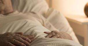 5 principaux regrets que les gens révèlent sur leur lit de mort, selon une infirmière