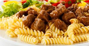 Rindergulasch mit Nudeln war noch nie so lecker