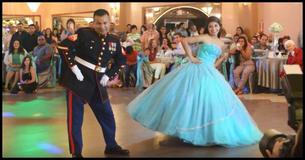 Marine danst langzaam met zijn dochter op haar verjaardag, maar wacht tot je ziet hoe ze dansen als de muziek verandert