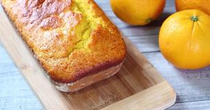 Este pastel de jugo de naranja tiene el mismo sabor que los helados cremosos de naranja de tu niñez