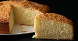 Schneller Kuchen mit Hüttenkäse und Saurer Sahne