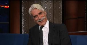 Sam Elliott fait une lecture théâtrale des paroles de quelques chansons et le résultat est hilarant