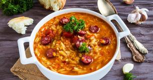 Putenfleisch mit viel Gemüse – die ideale Suppe für eine schlanke Figur