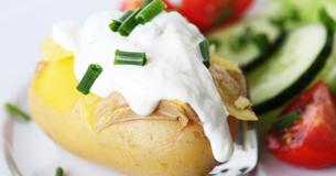 Kartoffeln mit Gurken-Quark - Einfach und lecker