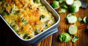 Rosenkohlgratin mit verführerisch knuspriger Käsekruste