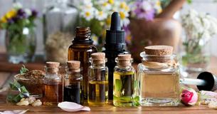 7 Essential Oils You Should Always Have On Your Bedside Table