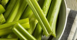 9 Gründe, warum man Sellerie essen sollte, bevor man ins Bett geht