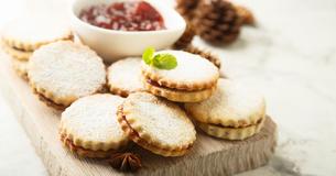 Ideal für die Vorweihnachtszeit: Baiser-Kekse mit Marmelade