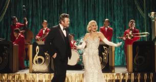 La nouvelle chanson de Blake Shelton et Gwen Stefani illumine le net comme les décorations d'un arbre de Noël  