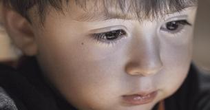 Voici la raison principale pour laquelle les enfants sont de plus en plus impatients, individualistes, égoïstes et se croient tout permis