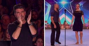 Alors qu'il pensait encore assister à une autre audition de danse ennuyeuse, Simon leur fait une standing ovation inhabituelle