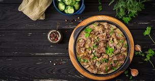 Einfache Hackpfanne mit Champignons