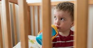 Experts Claim That Toddlers Should Sleep In Crib Until The Age Of Three