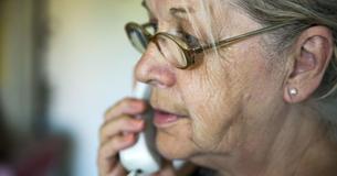 44 años después de que dejara a su bebé en adopción, descubre que en realidad son vecinos