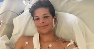 Un garçon de 13 ans survit à une attaque de requin et après 1000 points de suture, il espère toujours pouvoir renager un jour