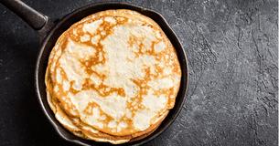 Anleitung: Hauchdünne Crêpes ganz einfach zuhause machen