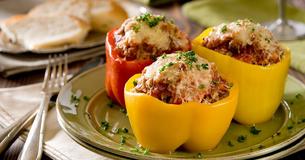 Gefüllte Paprika mit Hackfleisch und Käse