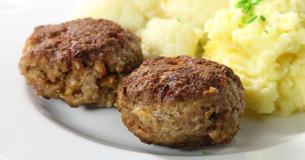 Mit diesen 6 Zutaten wird Hackfleisch locker und saftig