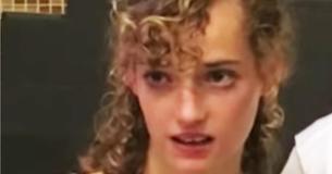 Elle est élue reine du lycée, mais le garçon qui a été nommé roi rejette sa couronne