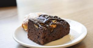 Schoko-Torte mit Nüssen - schnell und einfach gemacht 