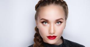 Drei schöne Flechtfrisuren für kurze Haare – einfach und schnell