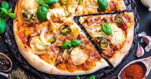 Abnehmen mit Pizza: Mit diesen 3 kalorienarmen Rezepten kann es klappen