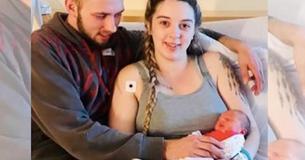 Un nouveau papa reçoit en cadeau une BMW de la part de son frère après que sa voiture a explosé en flammes dans le parking de l'hôpital