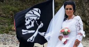 Une femme qui a épousé un fantôme pirate de 300 ans annonce sa séparation