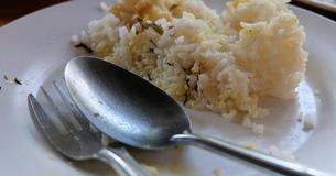 Pourquoi tu devrais penser deux fois avant de manger les restes de riz