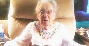 Le poème d'une grand-mère sur le vieillissement est honnête et pourrait vous faire tomber en larme