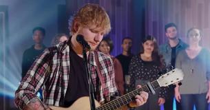 Ed Sheeran reprend "Can't Help Help Falling In Love" d'Elvis Presley