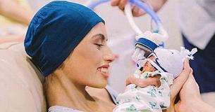 Une mère adolescente a choisi la vie d'un bébé à naître plutôt que son propre traitement contre le cancer et meurt des mois après avoir également perdu son nouveau-né