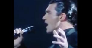 Antonio Banderas stupisce i suoi fan con un emozionante duetto nel "Fantasma dell'Opera".
