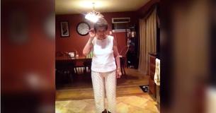 Oma zet de muziek harder en blaast iedereen omver met haar "Whip (Nae Nae)" hip hop dans