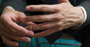 Voici les 6 raisons pour lesquelles porter une bague de mariage est plus important que tu ne le penses